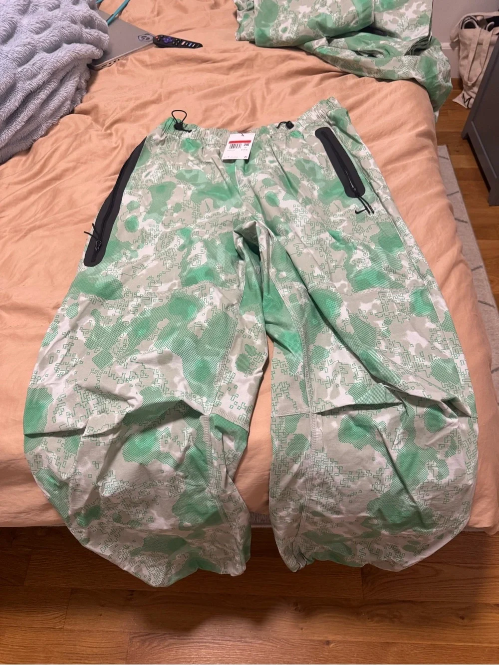 Tech Dri-FIT Camo Windrunner pants